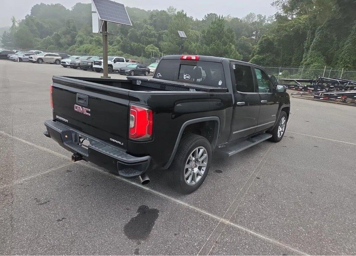 Used 2017 GMC Sierra 1500 Denali AWD/4WD image 3
