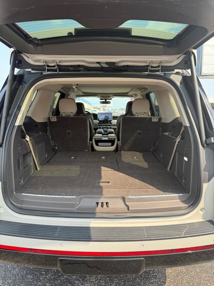 Used 2022 Lincoln Navigator Reserve AWD/4WD image 21