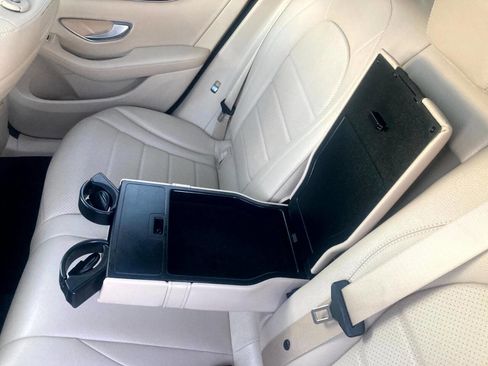 Used 2018 Mercedes-Benz GLC 300 4MATIC image 18