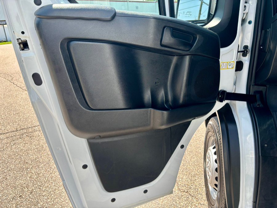 Used 2025 RAM ProMaster 2500 w/ Convenience Group FWD image 10