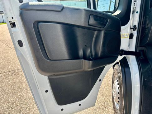 Used 2025 RAM ProMaster 2500 w/ Convenience Group FWD image 10