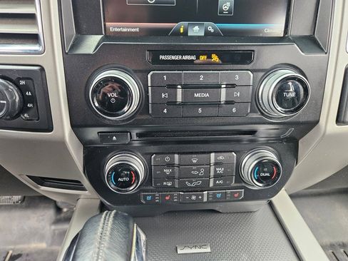 Used 2015 Ford F150 Lariat w/ Equipment Group 502A Luxury image 23