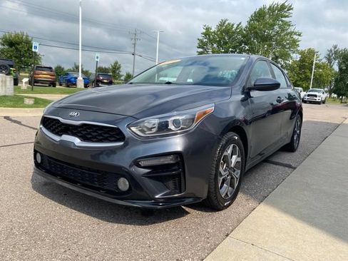 Used 2019 Kia Forte LXS FWD image 1