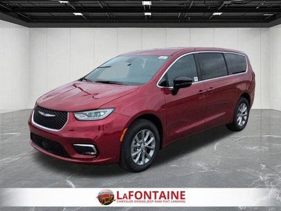 New 2026 Chrysler Pacifica Select