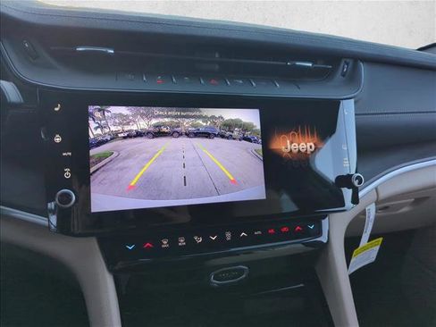 New 2026 Jeep Grand Cherokee Limited RWD image 10