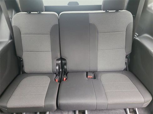 Used 2021 Chevrolet Traverse LS image 9