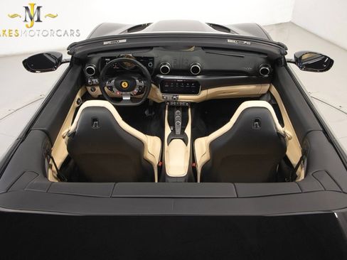Used 2020 Ferrari Portofino image 10