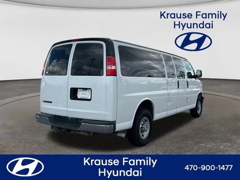 Used 2017 Chevrolet Express 3500 LT w/ LT Preferred Equipment Group RWD image 7