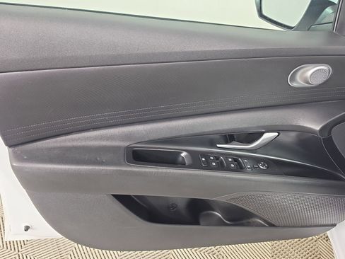 Used 2021 Hyundai Elantra SEL FWD image 15
