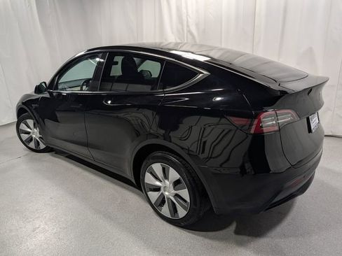 Used 2022 Tesla Model Y Long Range image 5
