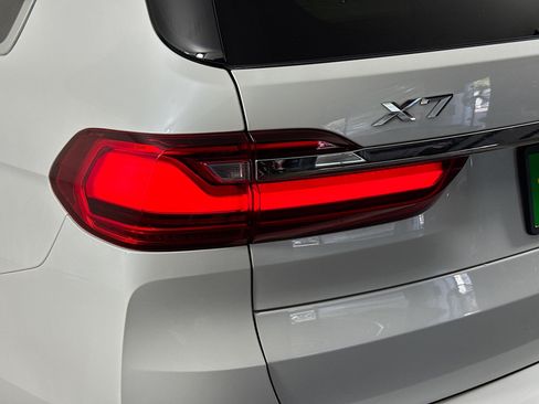 Used 2020 BMW X7 xDrive40i w/ Premium Package AWD/4WD image 36