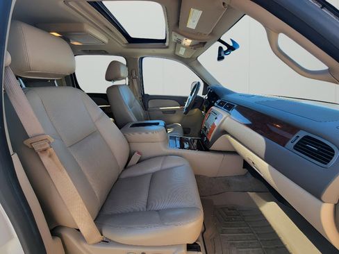 Used 2014 Chevrolet Suburban LTZ AWD/4WD image 38