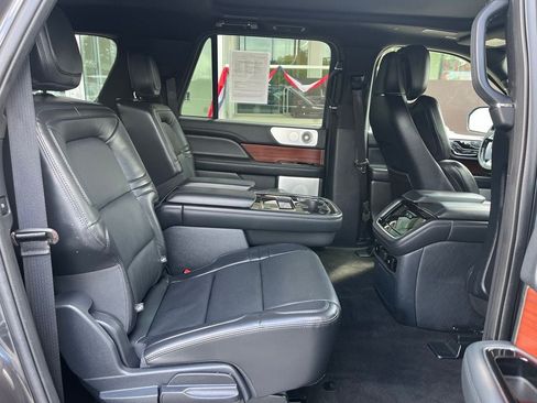 Certified 2023 Lincoln Navigator L Reserve AWD/4WD image 17