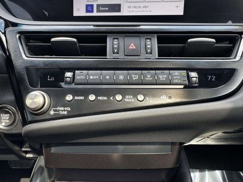 Used 2023 Lexus ES 350 image 29