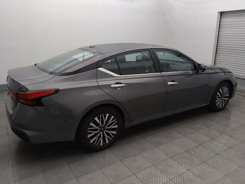 Used 2025 Nissan Altima 2.5 SV FWD image 10