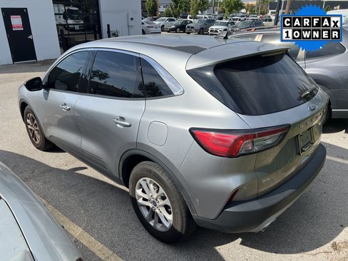 Used 2022 Ford Escape SE FWD image 3
