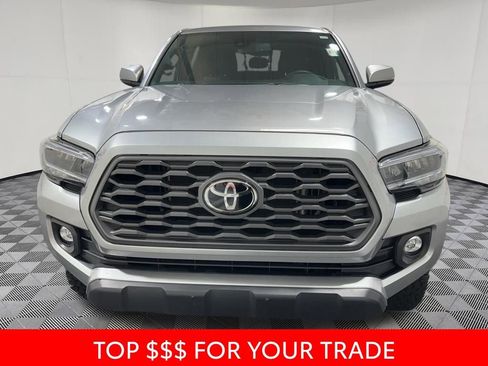 Used 2023 Toyota Tacoma TRD Off-Road w/ Technology Package AWD/4WD image 2