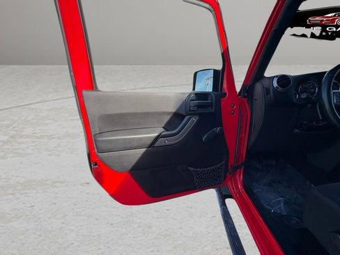 Used 2015 Jeep Wrangler Unlimited Sport w/ Connectivity Group image 9