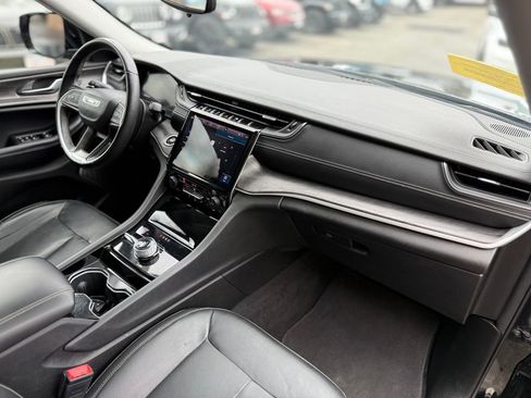 Used 2022 Jeep Grand Cherokee L Limited AWD/4WD image 19