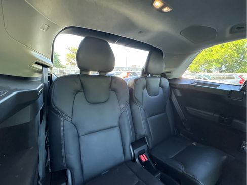 Used 2023 Volvo XC90 B6 Ultimate w/ Lounge Package image 22