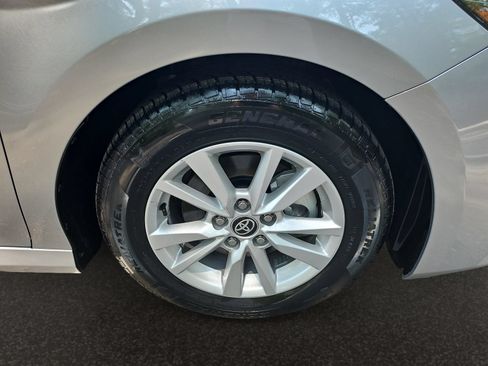 Used 2025 Toyota Camry LE FWD image 41