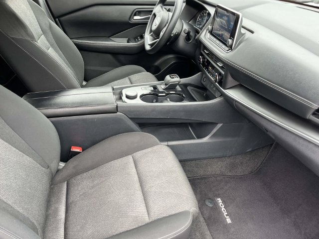 Used 2024 Nissan Rogue SV AWD/4WD image 23