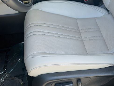 Used 2024 Honda HR-V EX-L image 17