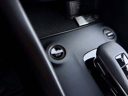 Used 2024 Nissan Z Performance w/ Heritage Edition RWD image 16