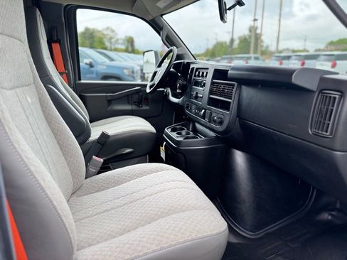 Used 2022 Chevrolet Express 3500 w/ Power Convenience Package RWD image 11