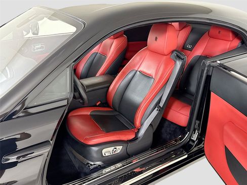 Used 2017 Rolls-Royce Wraith RWD image 14