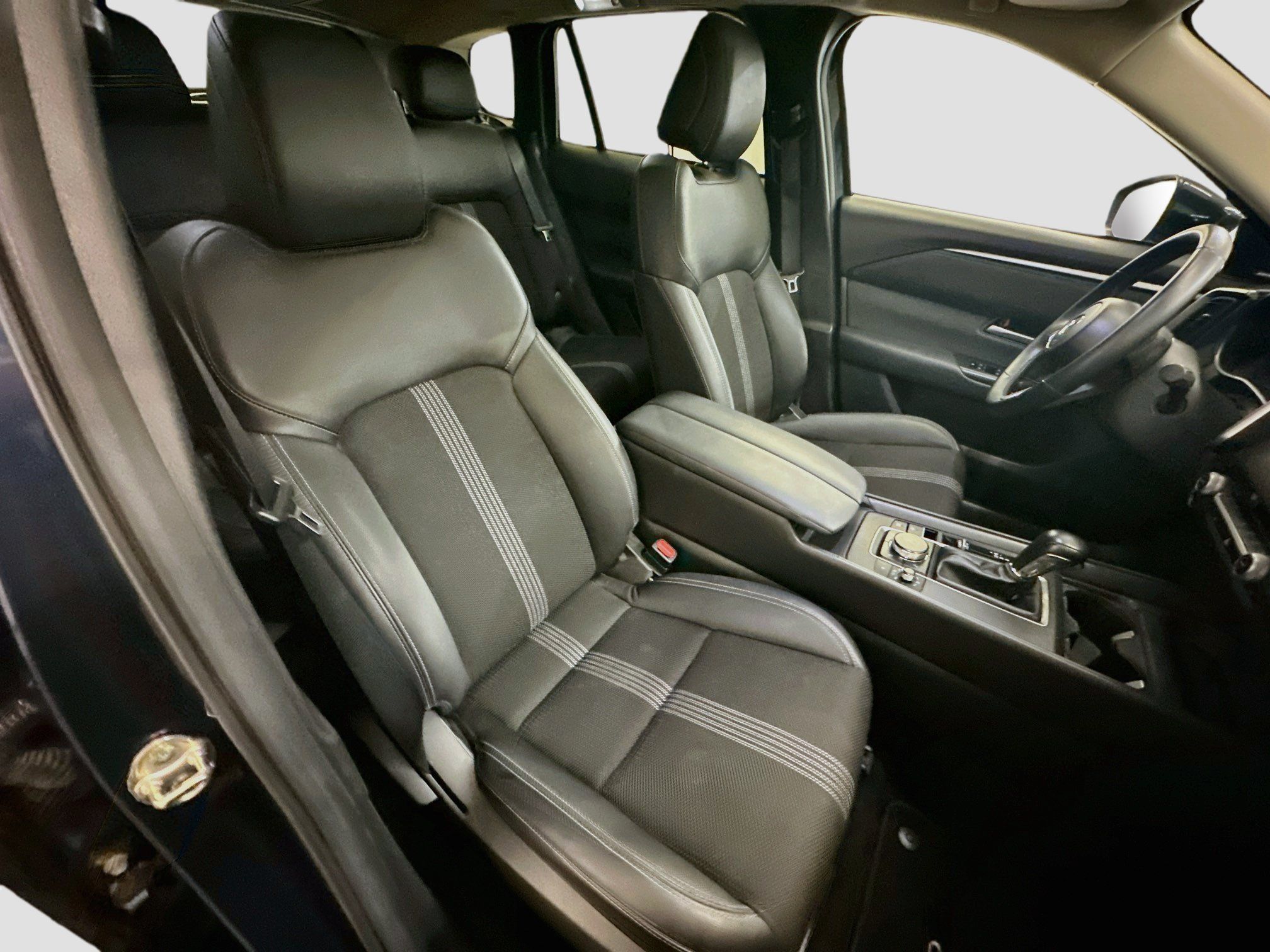 Used 2025 MAZDA CX-50 AWD 2.5 S w/ Premium Package image 34