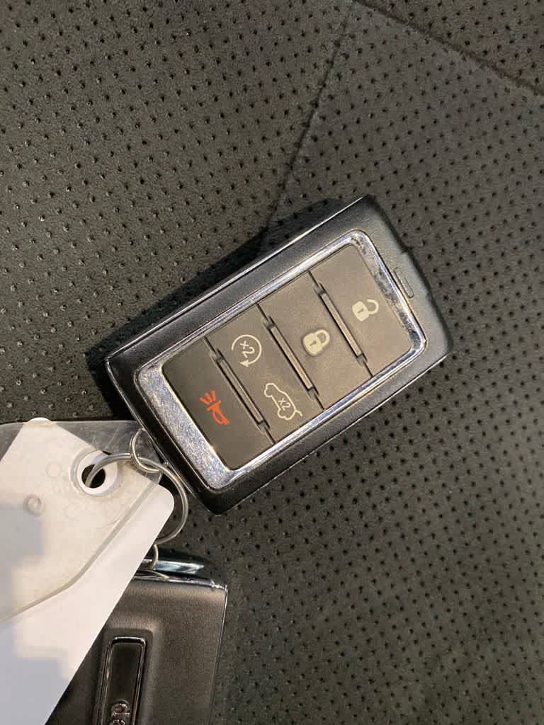 Used 2023 Jeep Grand Cherokee Altitude AWD/4WD image 30