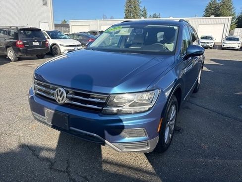 Used 2020 Volkswagen Tiguan S image 3