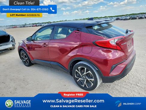 Used 2019 Toyota C-HR XLE FWD image 3