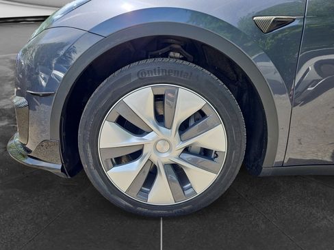 Used 2023 Tesla Model Y Long Range AWD/4WD image 34