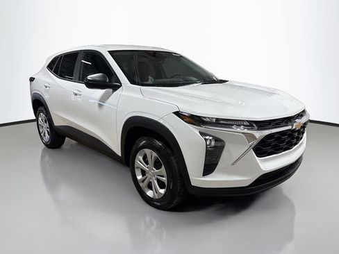 New 2026 Chevrolet Trax LS FWD image 5