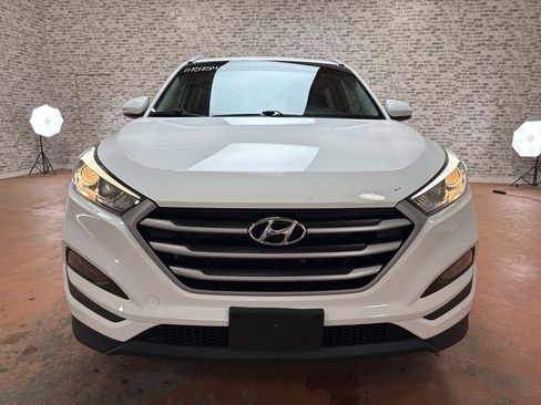 Used 2018 Hyundai Tucson SEL image 2