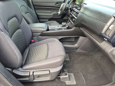 Used 2025 Nissan Pathfinder SV w/ SV Premium Package FWD image 29
