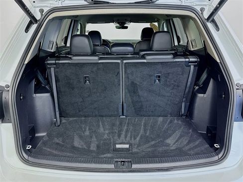 Used 2025 Volkswagen Atlas SE image 26