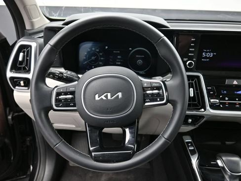 Used 2023 Kia Sorento SX AWD/4WD image 27