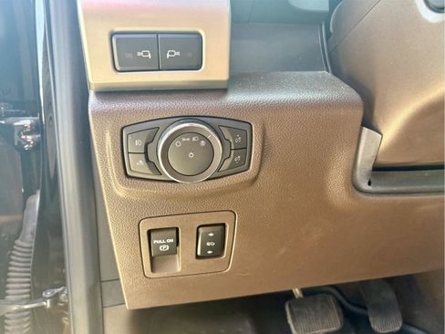 Used 2020 Ford F150 King Ranch w/ Equipment Group 601A Luxury AWD/4WD image 24