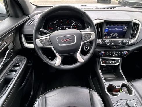 Used 2024 GMC Terrain SLT AWD/4WD image 8