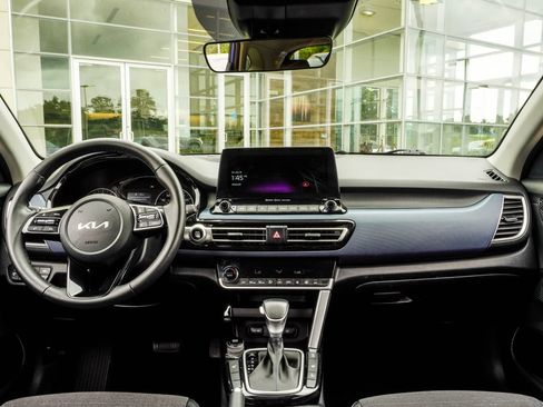 Used 2023 Kia Seltos S w/ Navigation Package AWD/4WD image 5