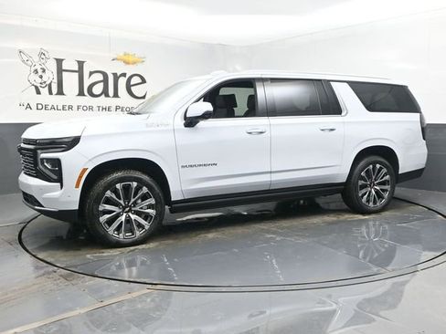 New 2026 Chevrolet Suburban High Country image 11