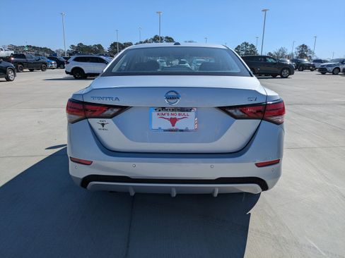 Used 2023 Nissan Sentra SV image 6