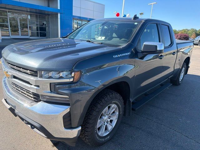 Used 2020 Chevrolet Silverado 1500 LT w/ All-Star Edition AWD/4WD image 2