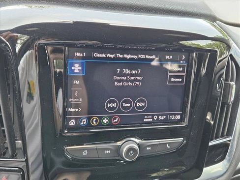 Used 2023 Chevrolet Traverse LT FWD image 11