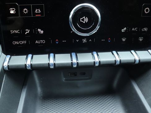 Used 2026 GMC Terrain AT4 AWD/4WD image 35