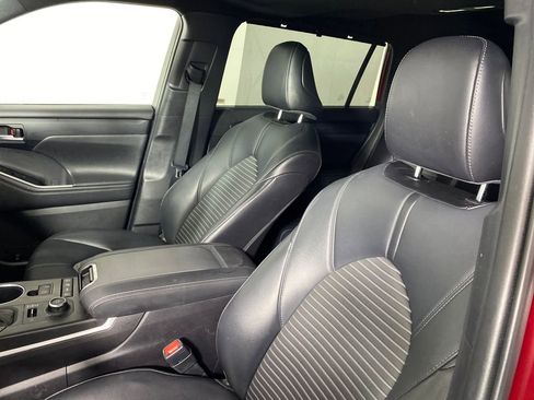 Used 2021 Toyota Highlander XSE image 9