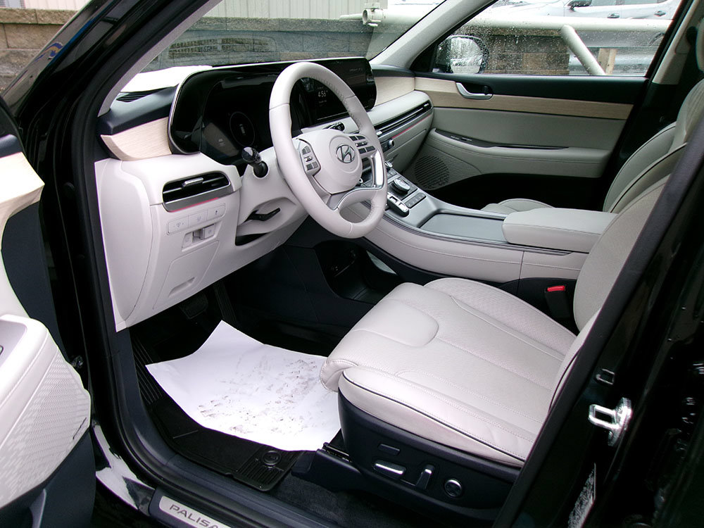 Used 2024 Hyundai Palisade Limited AWD/4WD image 16